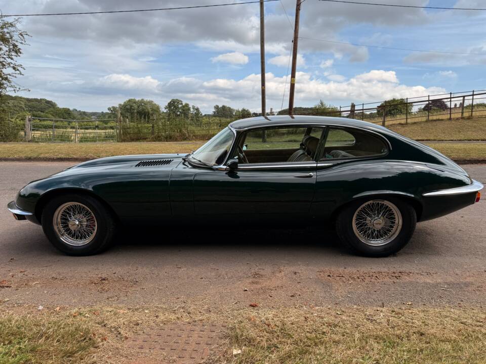 Afbeelding 6/17 van Jaguar E-Type V12 (2+2) (1973)
