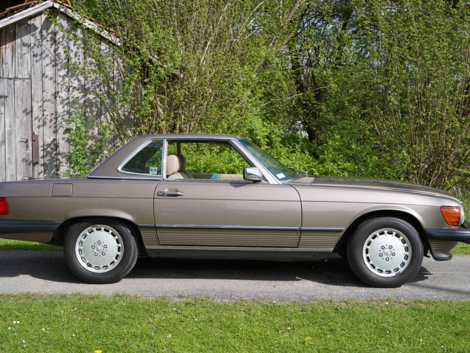 Bild 3/19 von Mercedes-Benz 560 SL (1989)