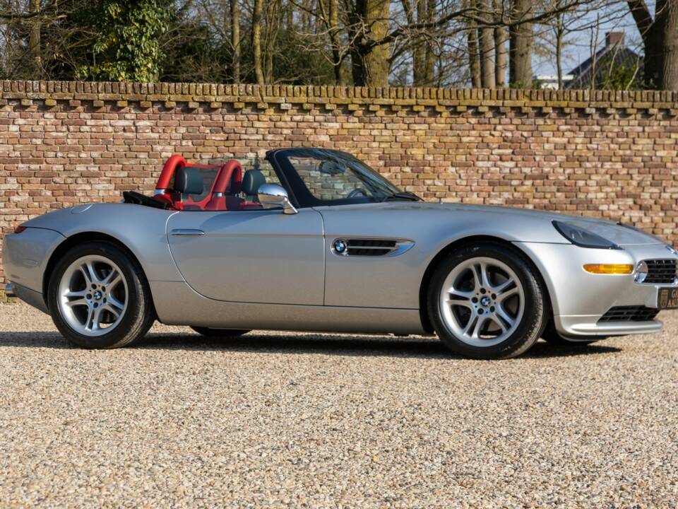 Image 47/50 of BMW Z8 (2002)