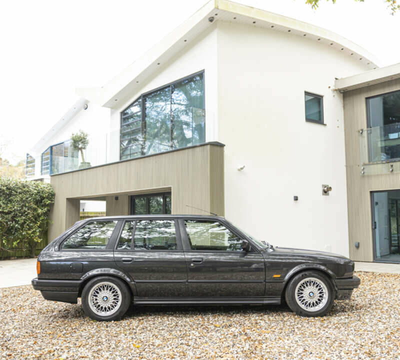 Bild 22/50 von BMW 325i Touring (1990)