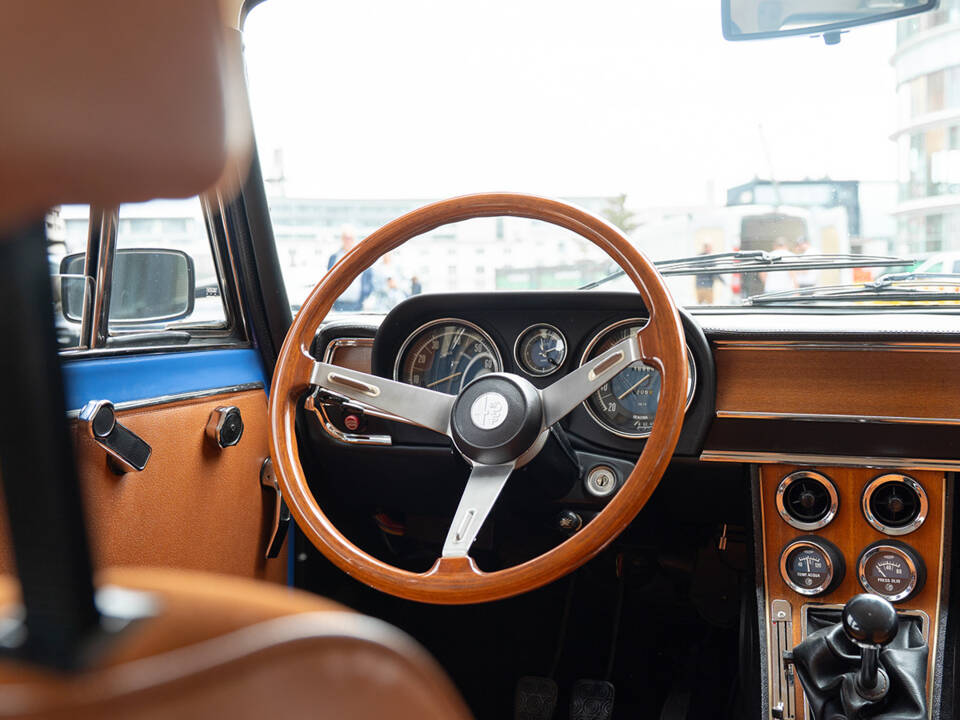 Bild 49/58 von Alfa Romeo Giulia Nuova Super 1600 (1977)