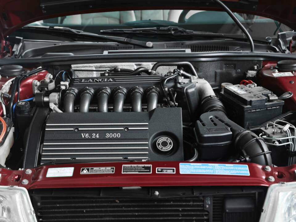 Image 30/46 of Lancia Kappa 3.0 (1999)