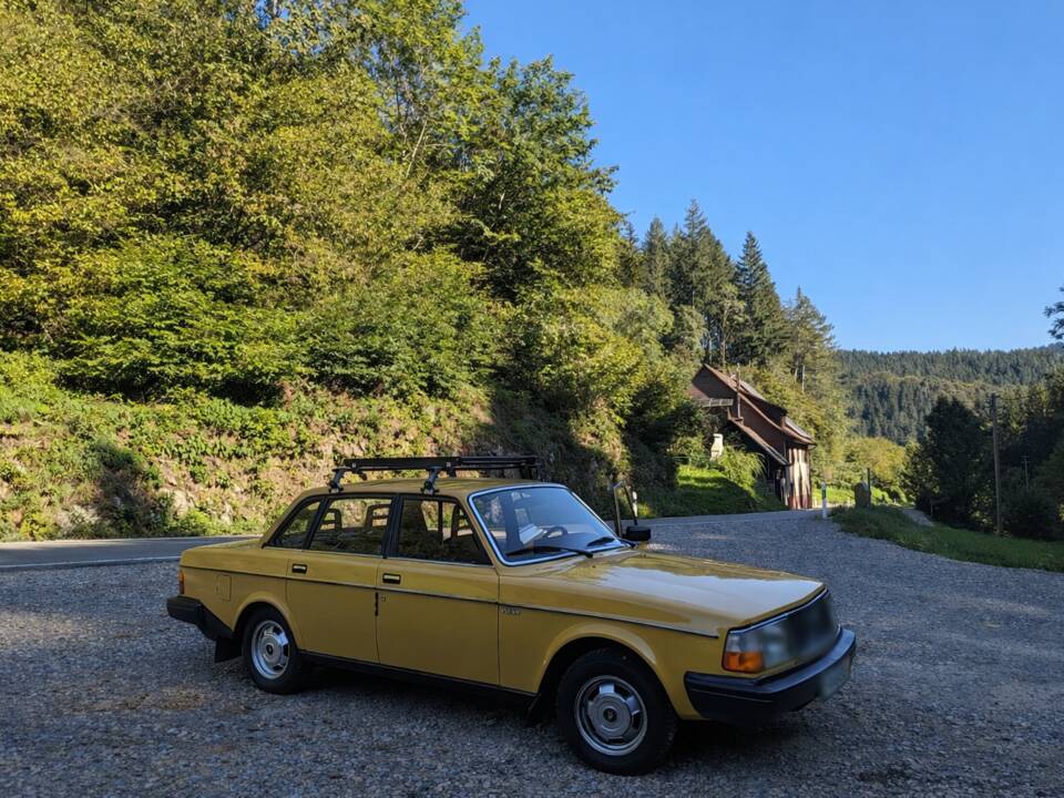 Bild 4/4 von Volvo 244 (1980)