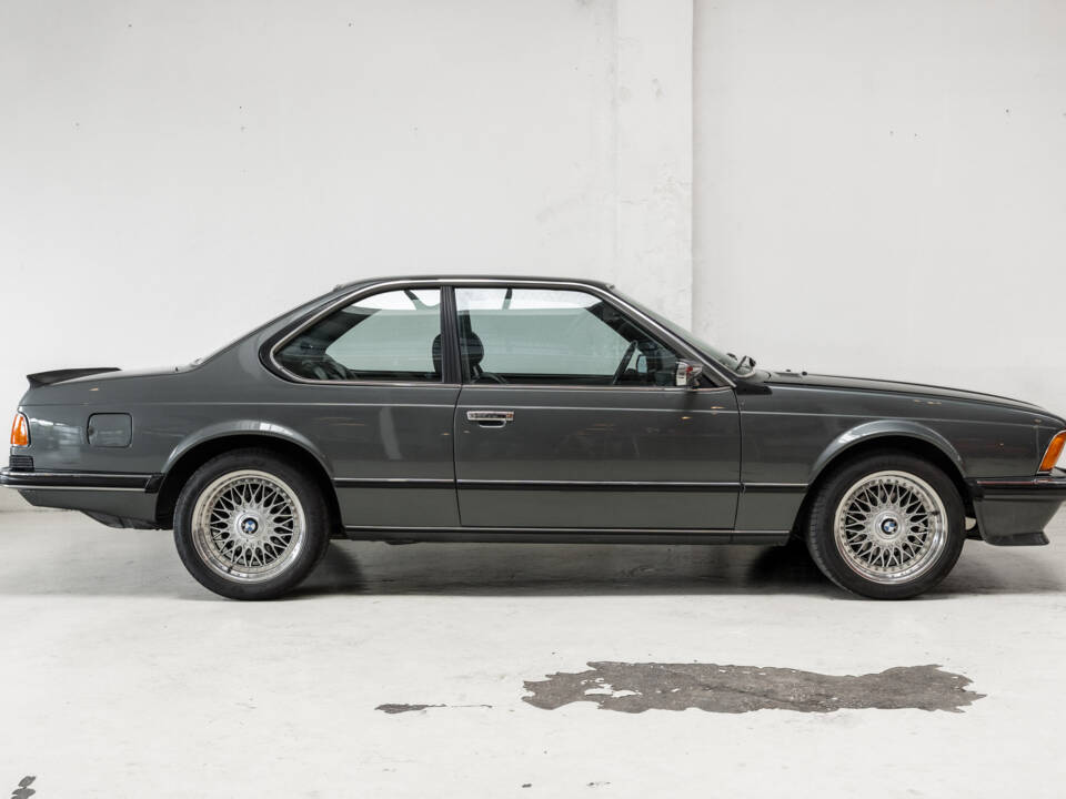 Immagine 4/32 di BMW 635 CSi (1985)