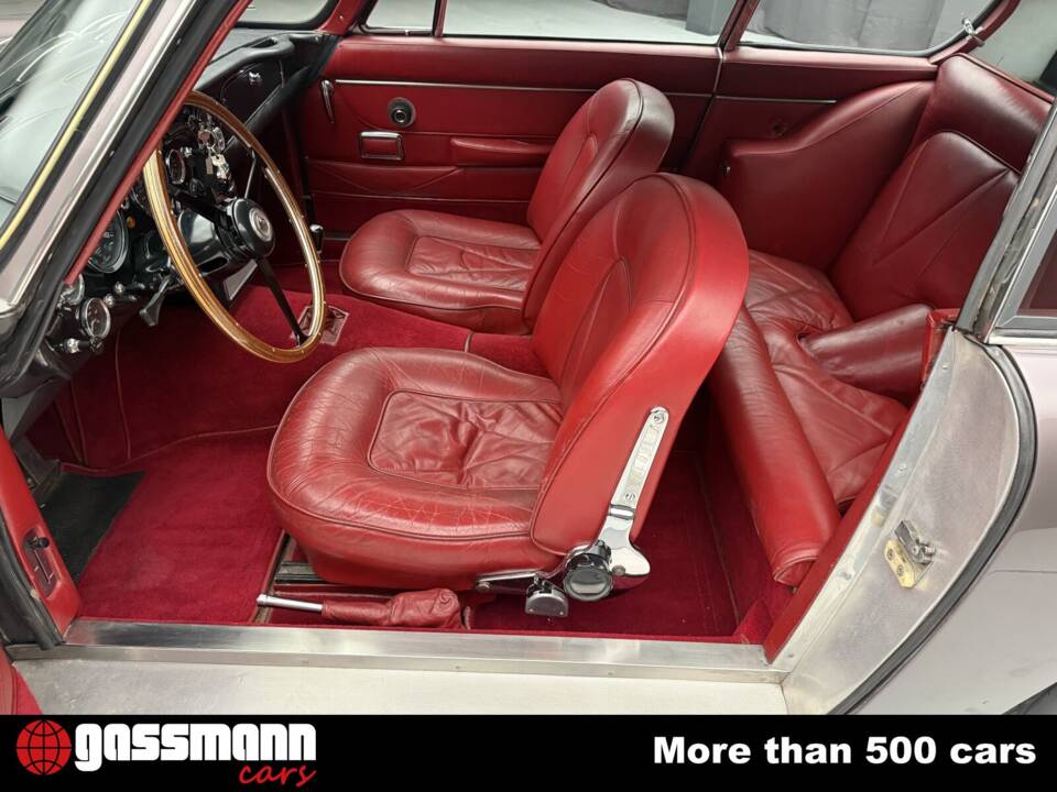 Afbeelding 8/15 van Aston Martin DB 6 Vantage (1967)