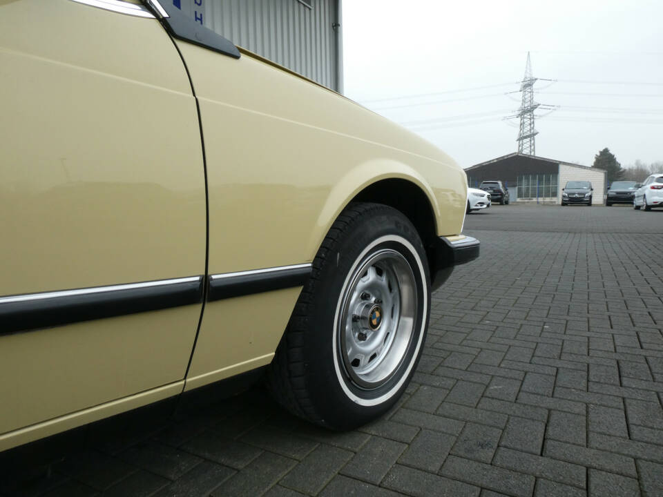 Image 21/23 of BMW 730 (1977)