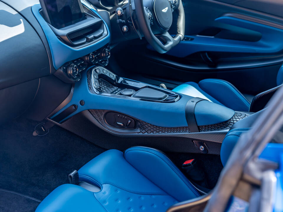 Bild 39/98 von Aston Martin DBS Superleggera Volante (2020)