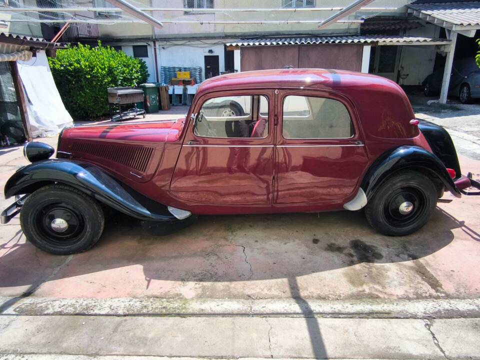 Image 14/30 of Citroën Traction Avant 11 B (1955)