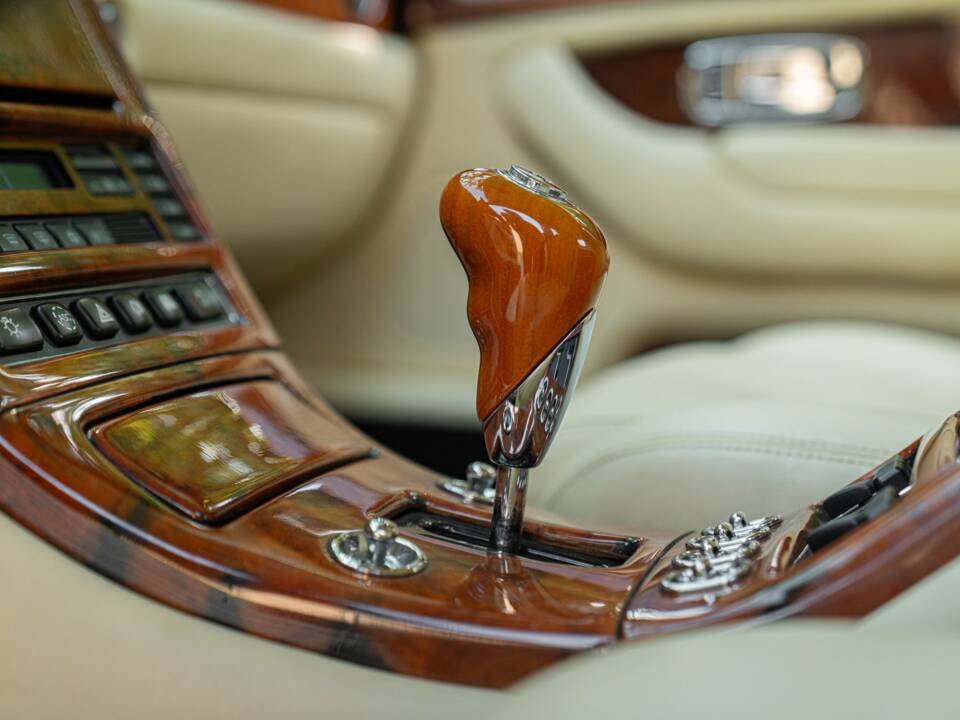 Immagine 42/50 di Bentley Arnage Red Label (1999)