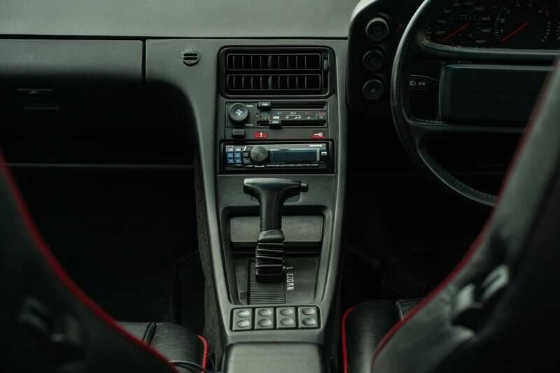 Image 25/50 of Porsche 928 S4 (1990)