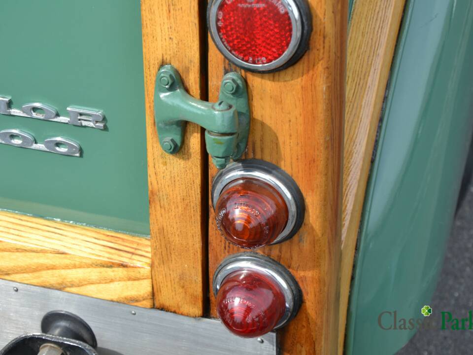 Image 43/50 of Morris Minor 1000 Traveller (1964)