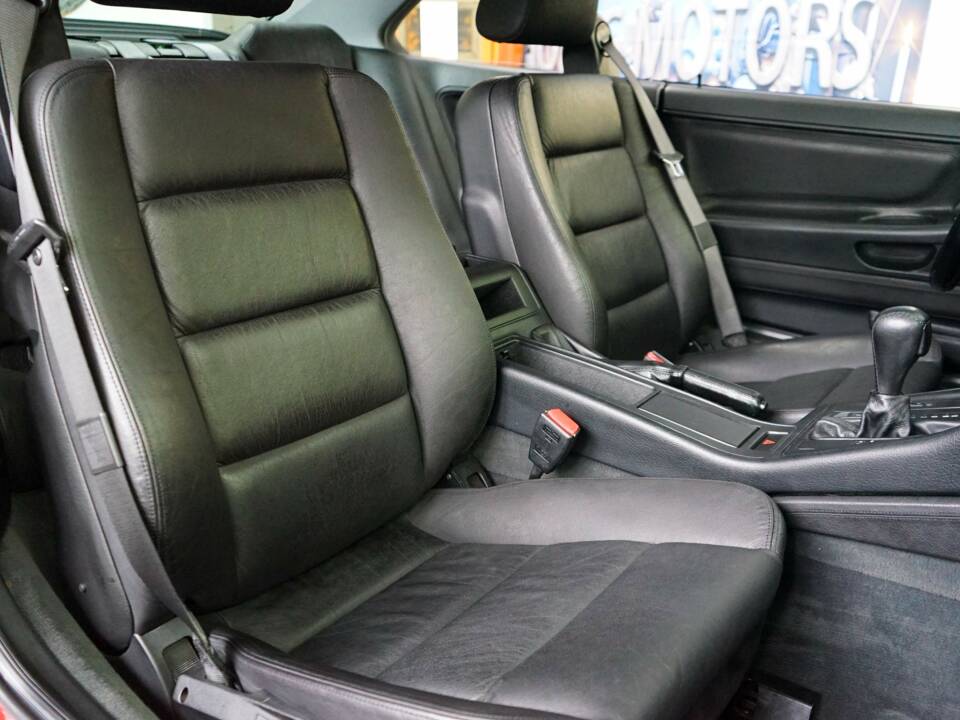 Immagine 23/50 di BMW 850i (1990)