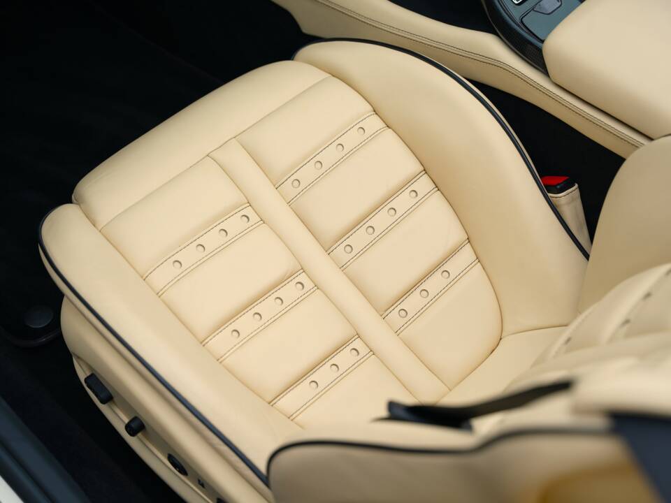 Imagen 20/50 de Ferrari California (2011)