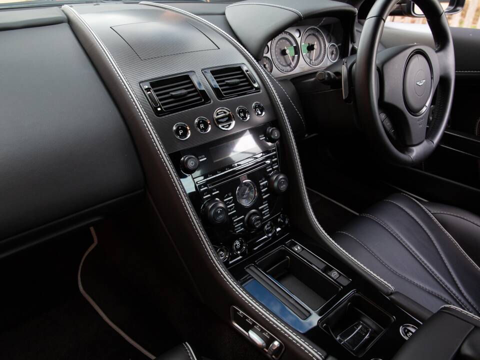Image 59/94 of Aston Martin DB 9 (2014)