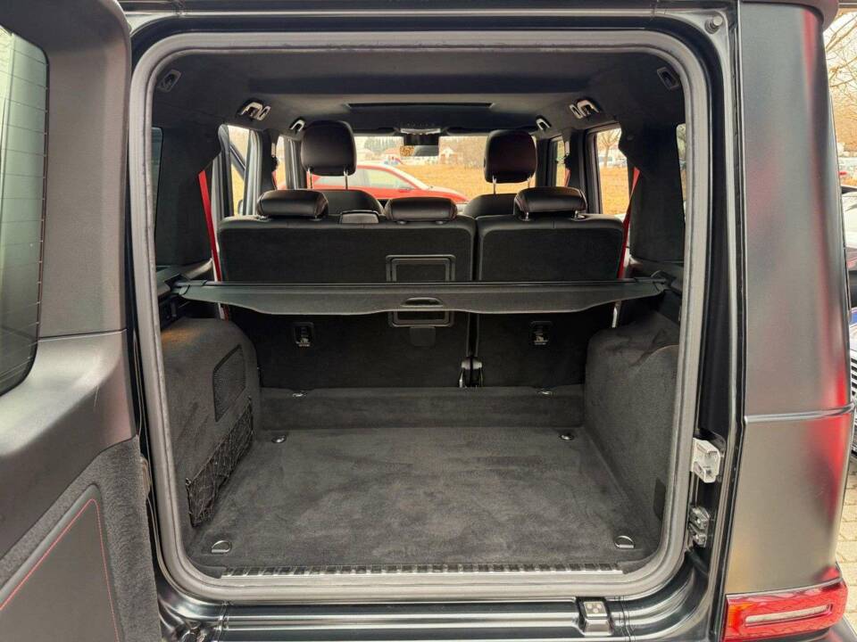 Immagine 22/28 di Mercedes-Benz G 500 (LWB) (2018)