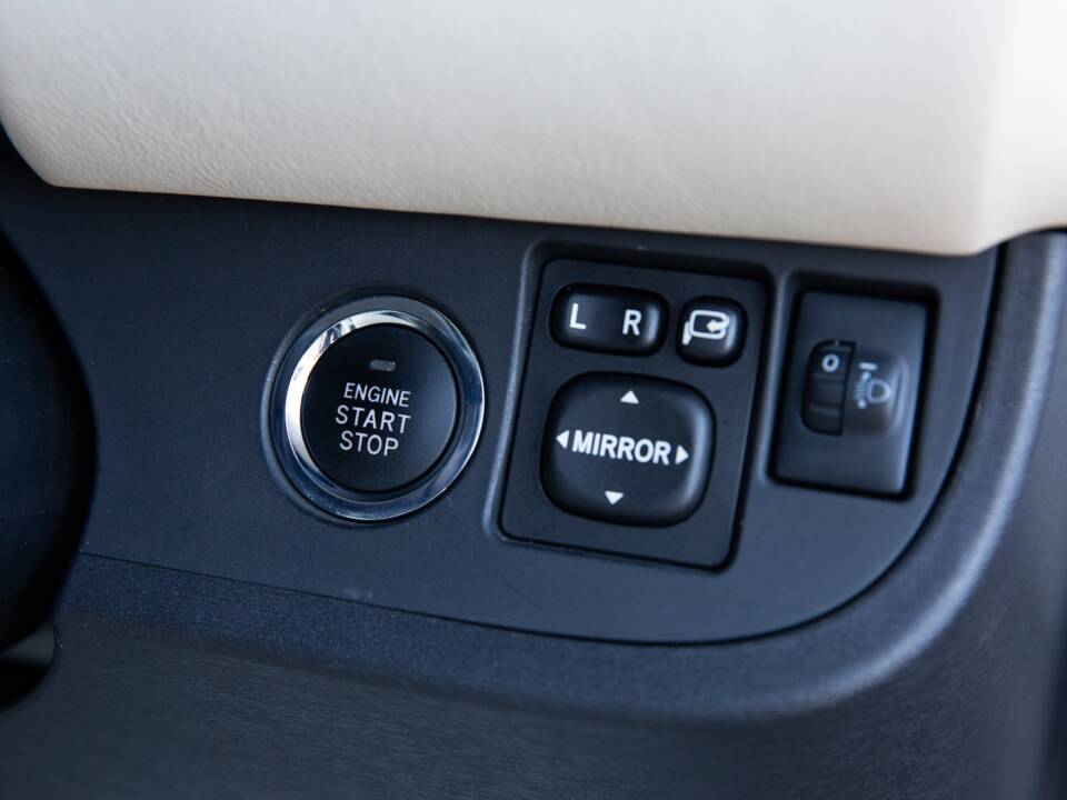 Bild 90/95 von Aston Martin Cygnet (2012)