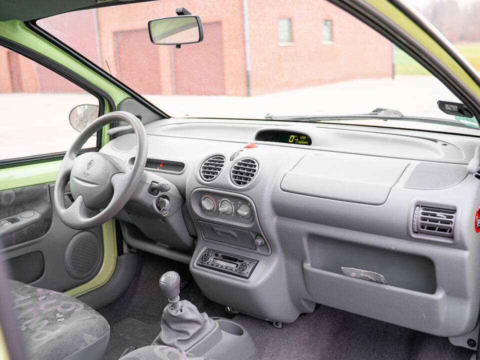 Image 19/36 of Renault Twingo 1.2 16V (2005)