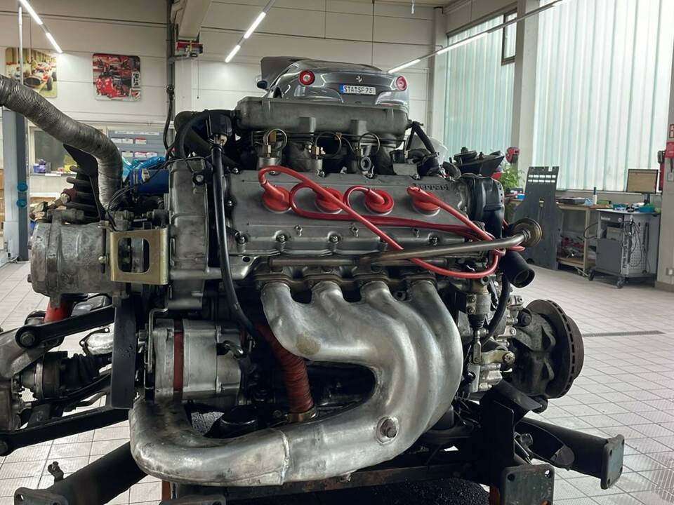 Image 26/33 of Ferrari Mondial 3.2 (1986)