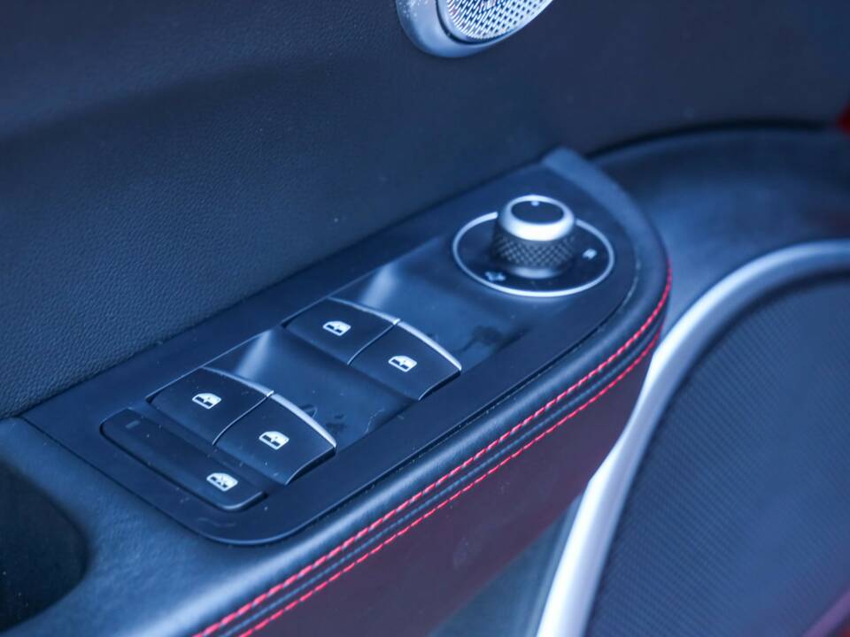 Bild 35/50 von Alfa Romeo Giulia Quadrifoglio (2017)