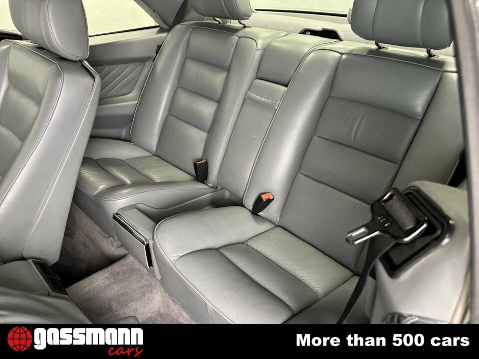 Bild 14/15 von Mercedes-Benz 560 SEC (1989)