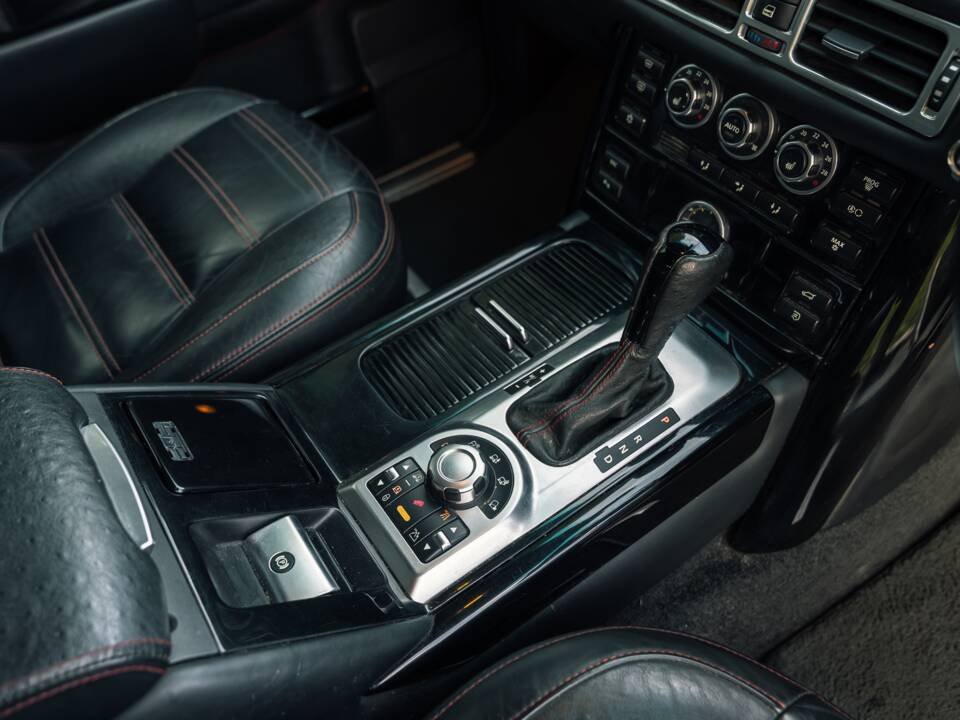 Image 37/47 de Land Rover Range Rover Vogue TDV8 (2009)