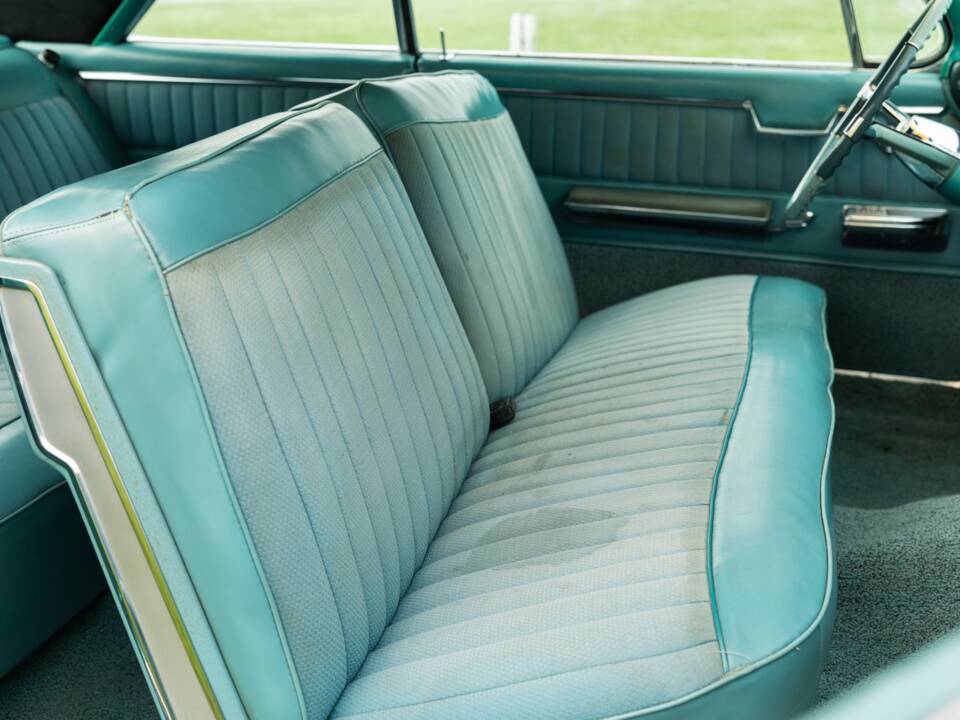 Image 25/48 of Cadillac Coupe DeVille (1962)