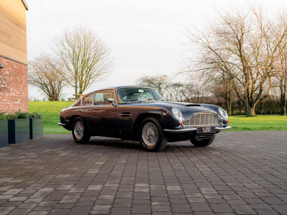 Image 12/79 of Aston Martin DB 6 (1968)