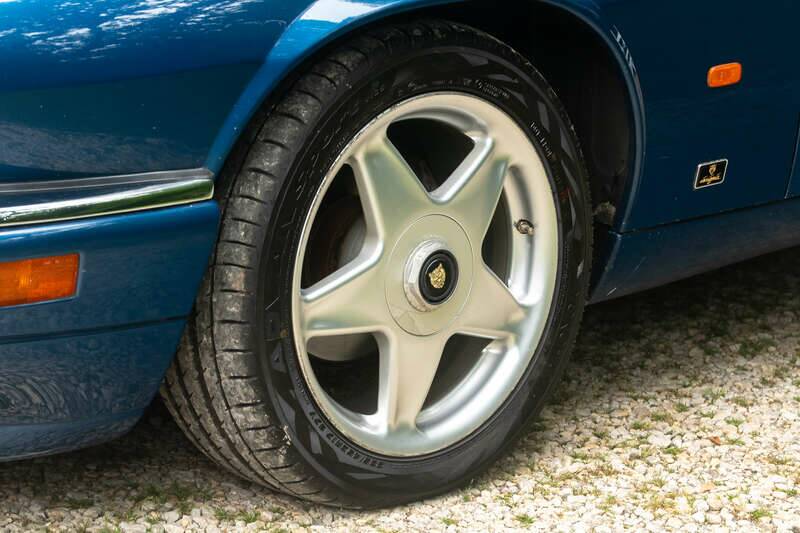 Image 43/50 of Jaguar XJS 4.0 Celebration (1994)