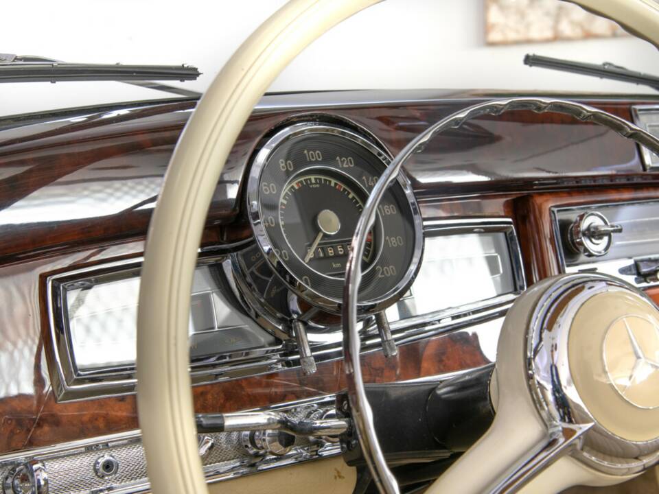 Bild 37/45 von Mercedes-Benz 300 S Cabriolet A (1953)