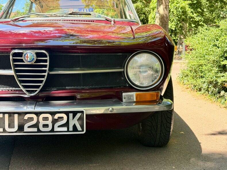 Image 20/48 of Alfa Romeo Giulia 1600 GT Junior (1972)