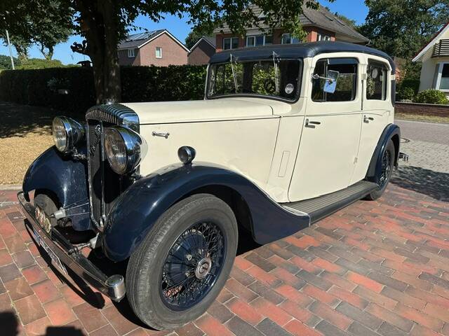 Image 2/10 of Daimler Fifteen Saloon (1935)