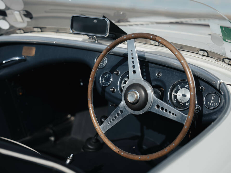 Image 35/50 of Austin-Healey 100 S (1955)