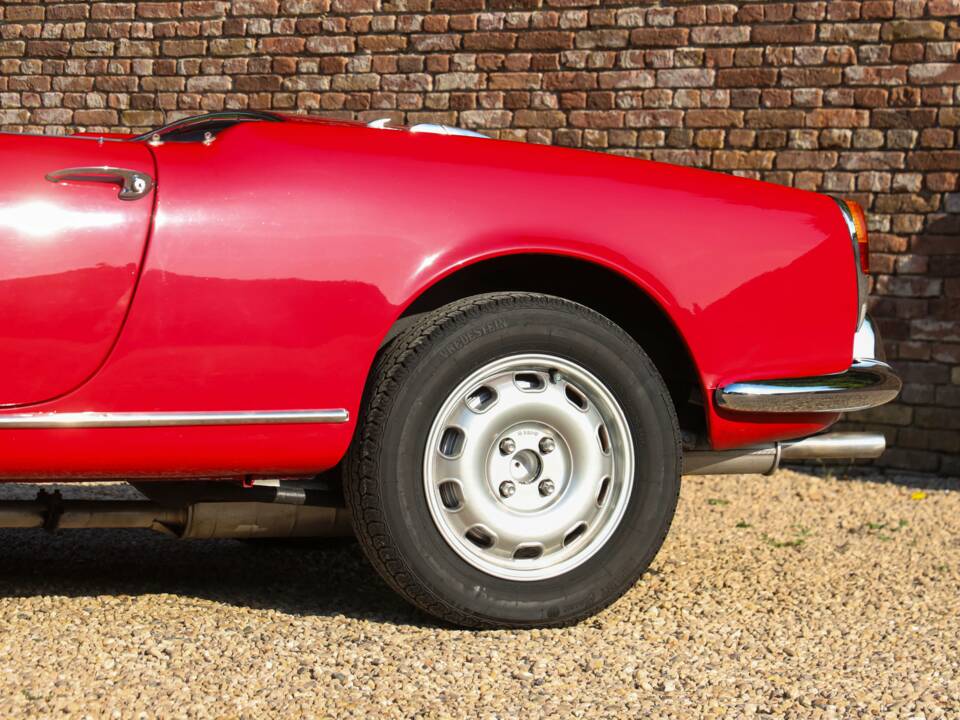 Image 28/50 of Alfa Romeo Giulia 1600 Spider (1963)