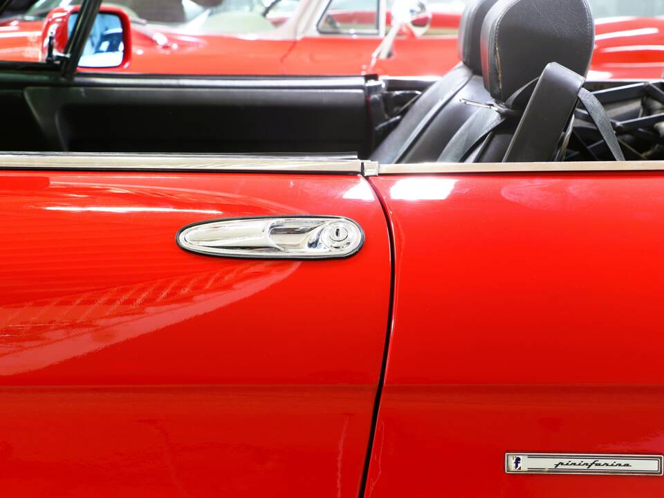 Bild 12/25 von Alfa Romeo 2.0 Spider (1993)