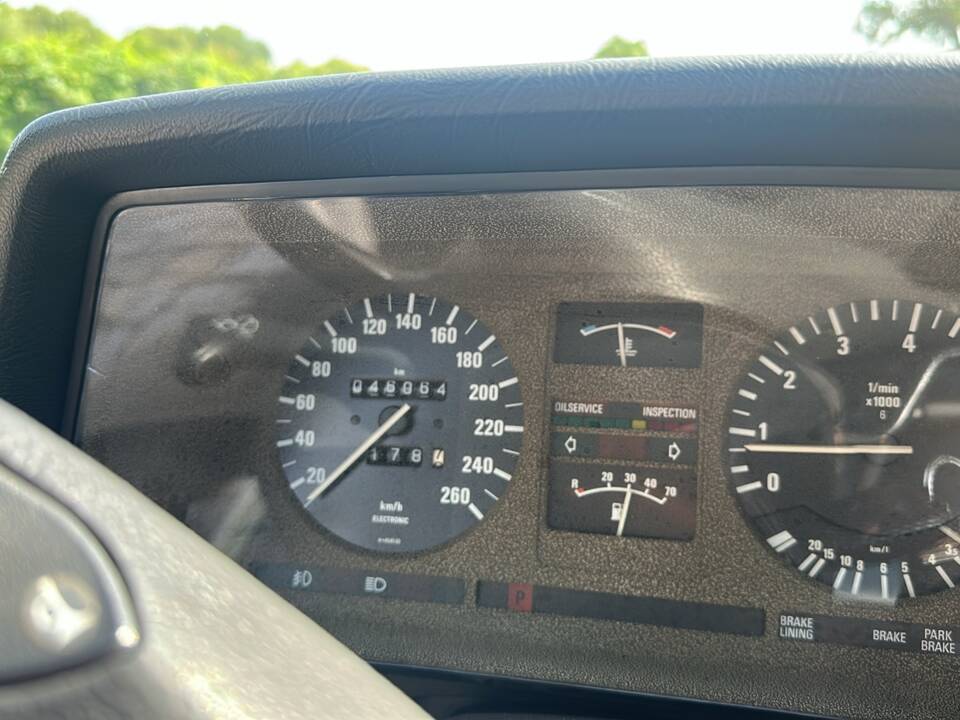Bild 31/40 von BMW 633 CSi (1984)