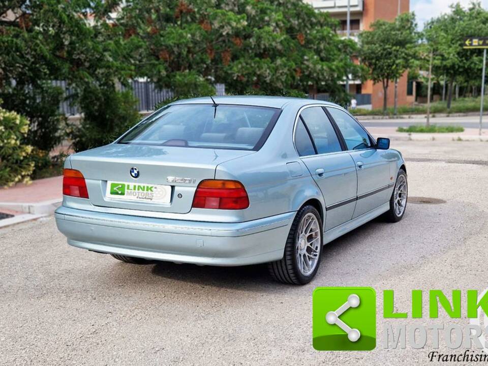 Immagine 2/10 di BMW 520i (1997)