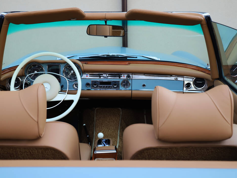 Afbeelding 9/40 van Mercedes-Benz 280 SL (1970)
