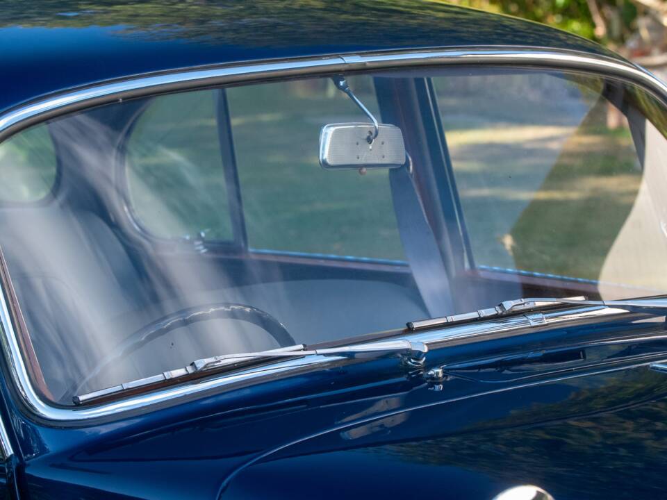 Bild 47/50 von Jaguar Mk II 2.4 (1964)