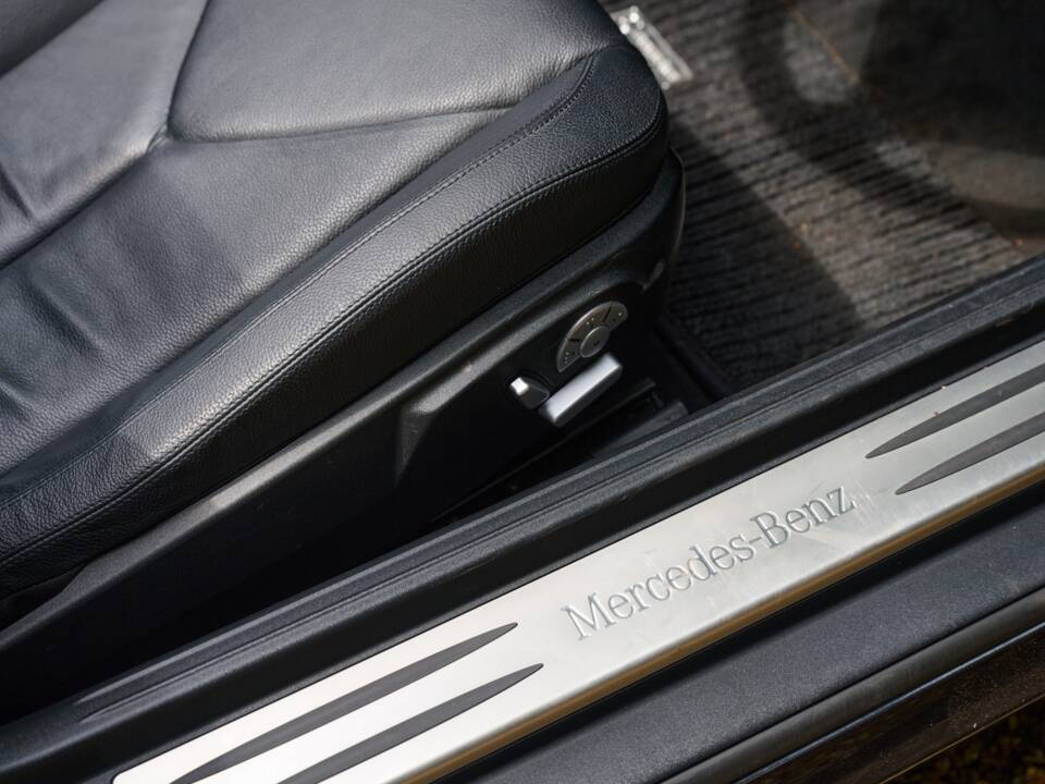 Image 34/50 of Mercedes-Benz SLK 350 (2004)