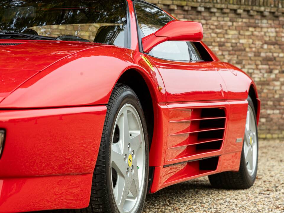 Immagine 22/50 di Ferrari 348 TS (1991)