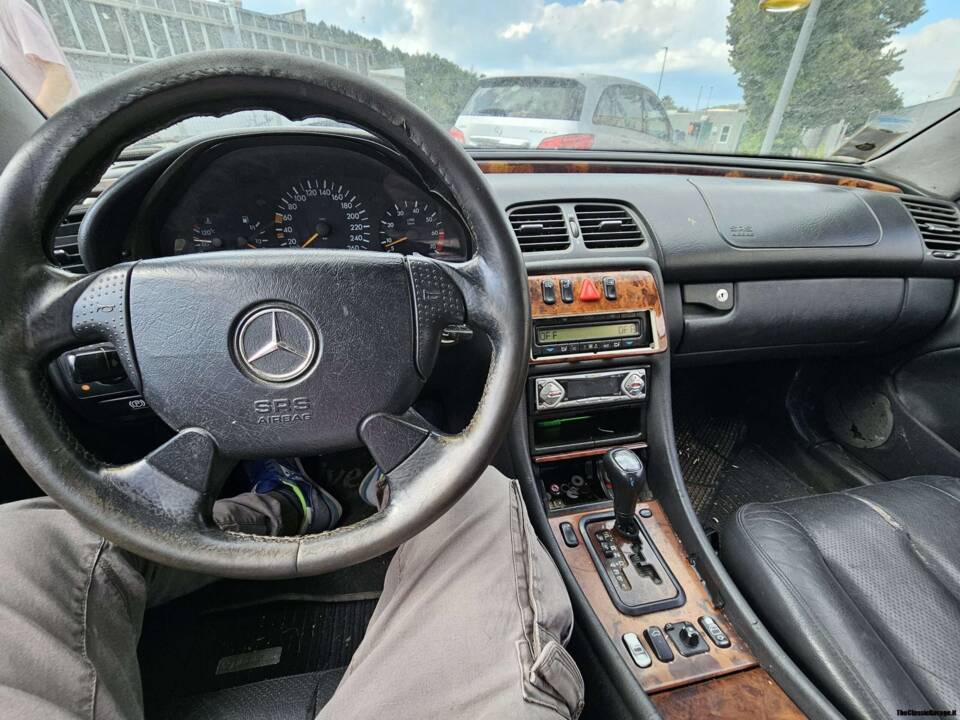 Afbeelding 4/8 van Mercedes-Benz CLK 230 Kompressor (1999)