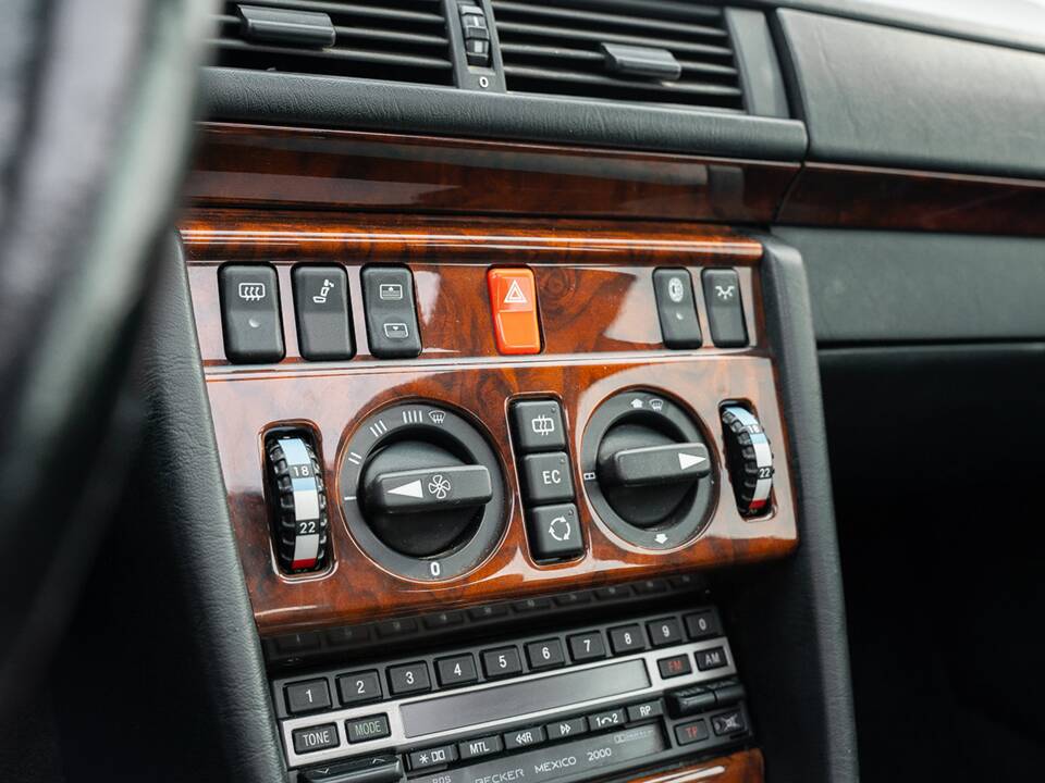 Bild 51/61 von Mercedes-Benz 500 E (1992)