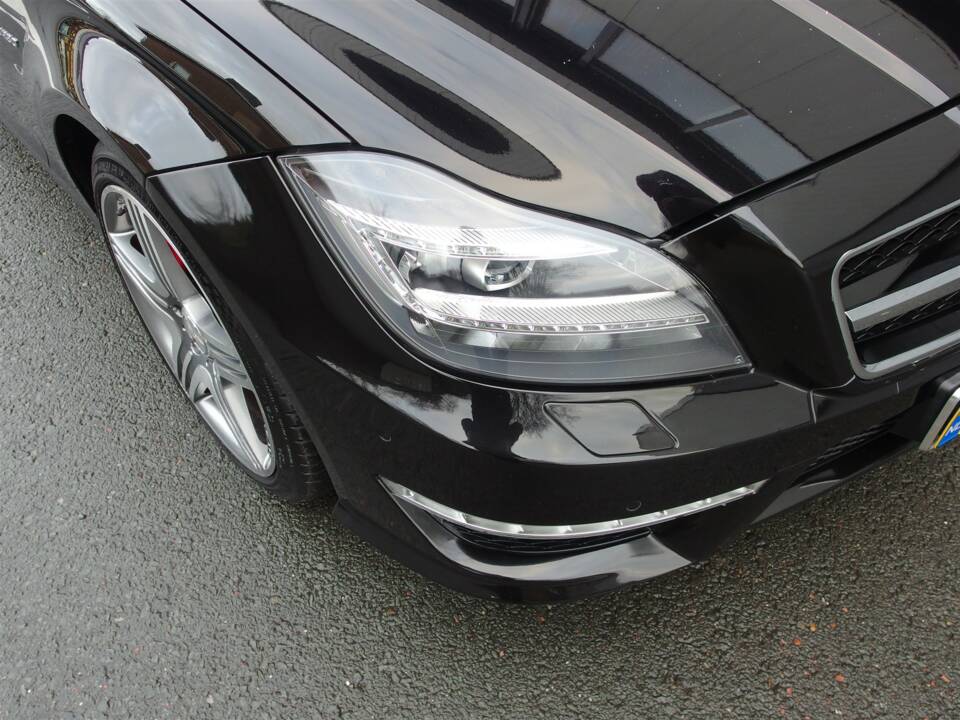 Image 27/97 of Mercedes-Benz CLS 63 AMG S 4MATIC (2013)