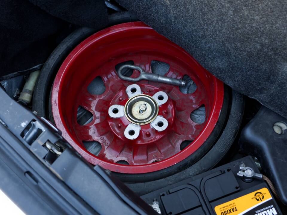 Image 45/46 of Porsche 911 Carrera 2 (1991)