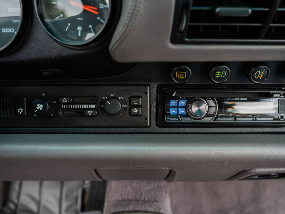 Image 61/87 of Porsche 911 Turbo 3.3 (1991)