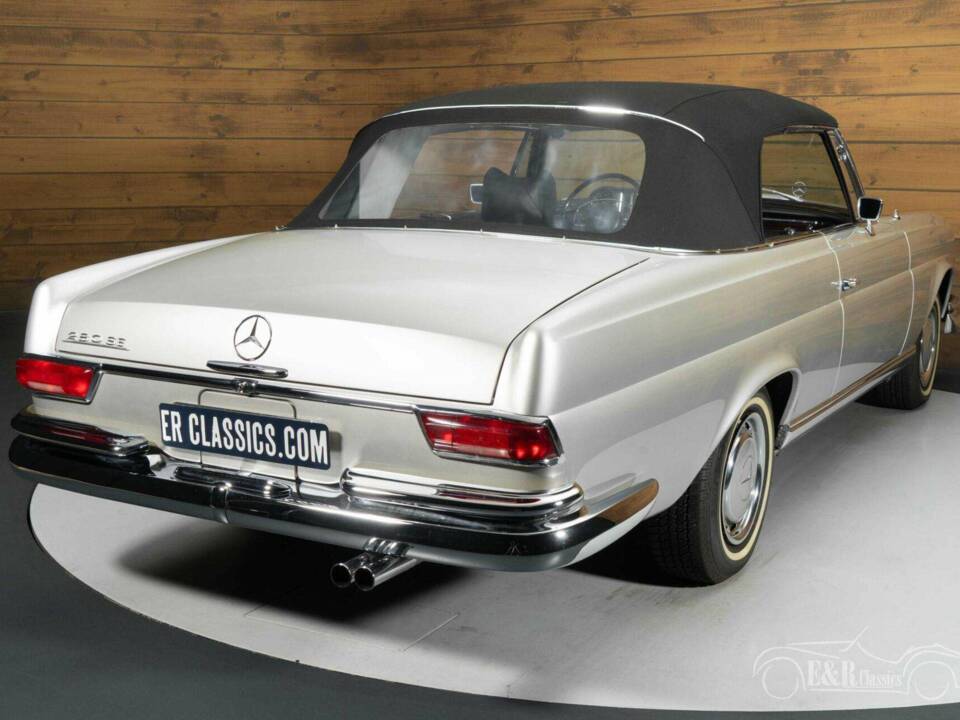 Bild 11/19 von Mercedes-Benz 280 SE (1969)