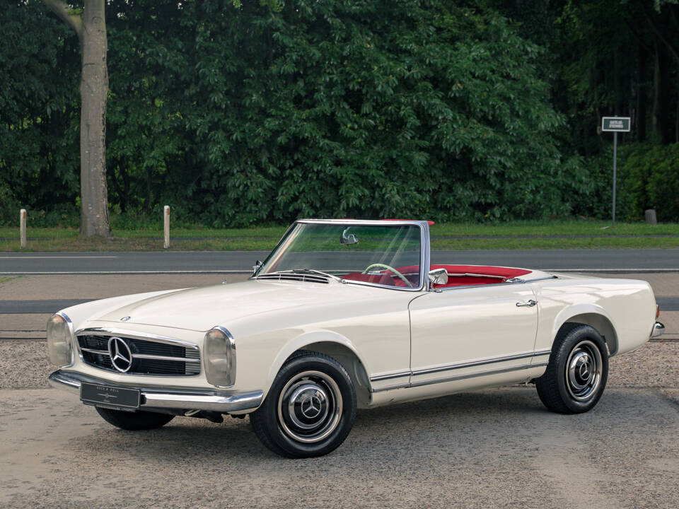 Image 9/60 of Mercedes-Benz 230 SL (1967)