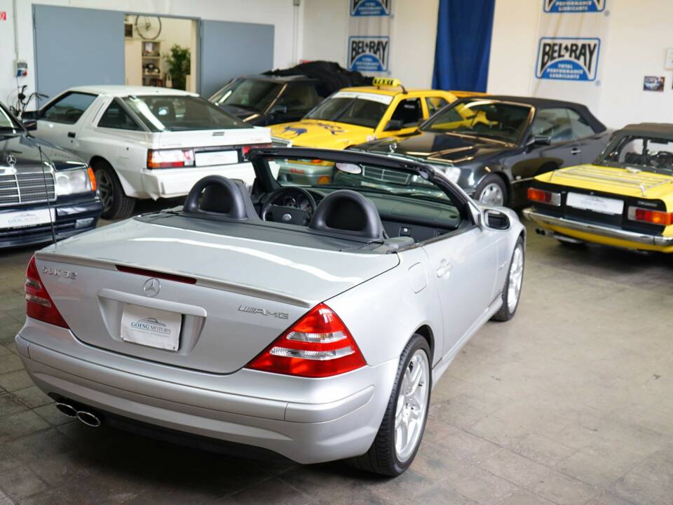 Immagine 20/50 di Mercedes-Benz SLK 32 AMG (2002)