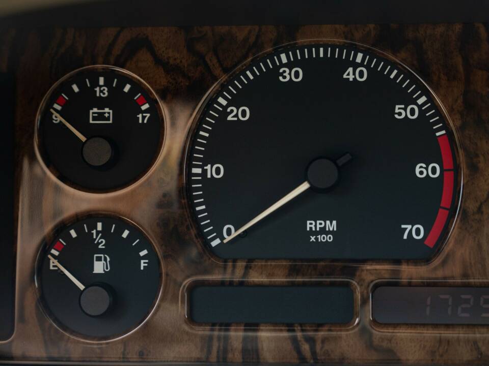 Bild 46/50 von Jaguar XJ6 3.2 (1995)