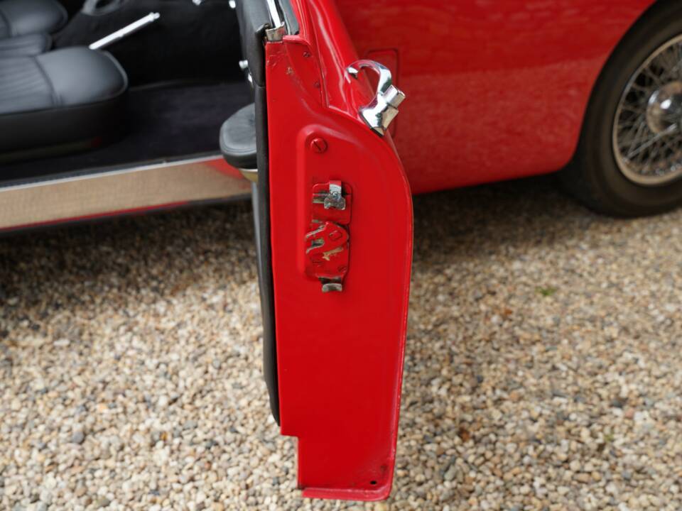 Image 43/50 of Jaguar XK 150 DHC (1960)